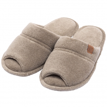 Pantufa Atoalhada Aberta: Conforto Flexível para Seus Pés