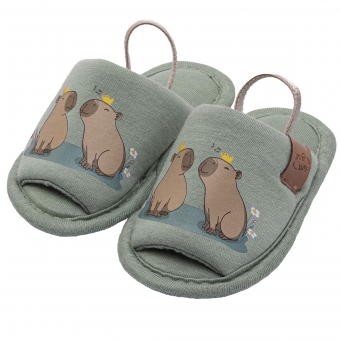 Pantufa Bebê Capivara Feliz - Puff Kids